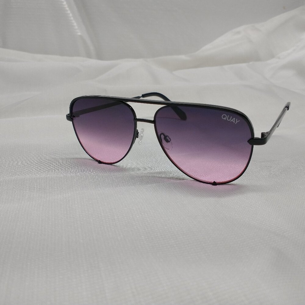 Quay Sunglasses HighKey Medium Micro 126, Aviator Black Frame, Cat 3 Purple Lens